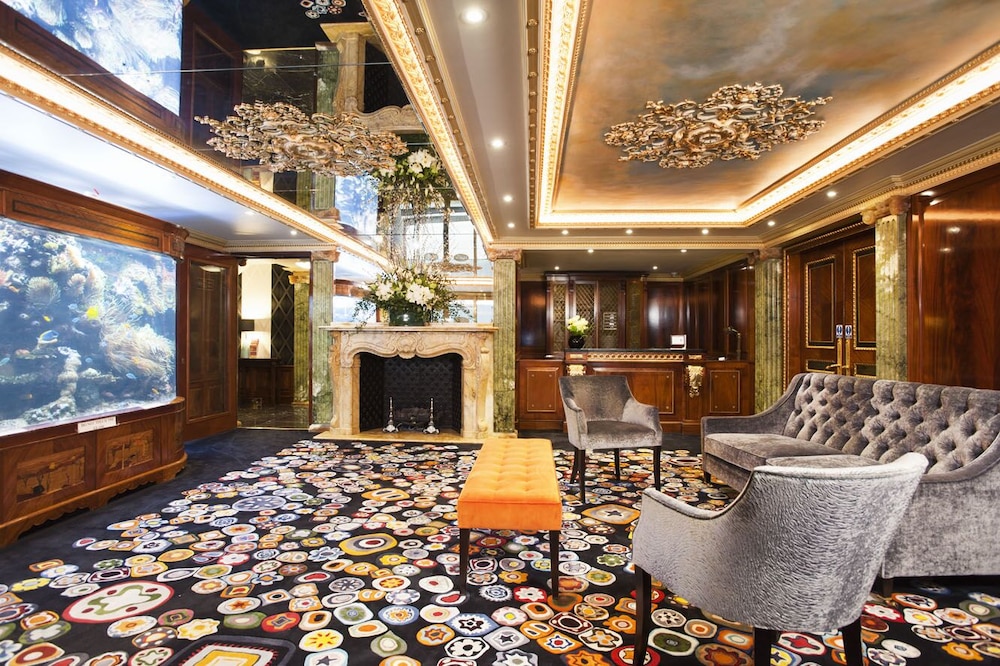 Mayfair House 47/58