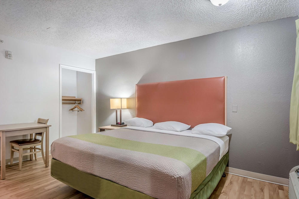Motel6 Corpus Christi, TX - North 27/59