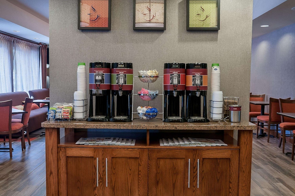 Hampton Inn Ft Collins 18/33