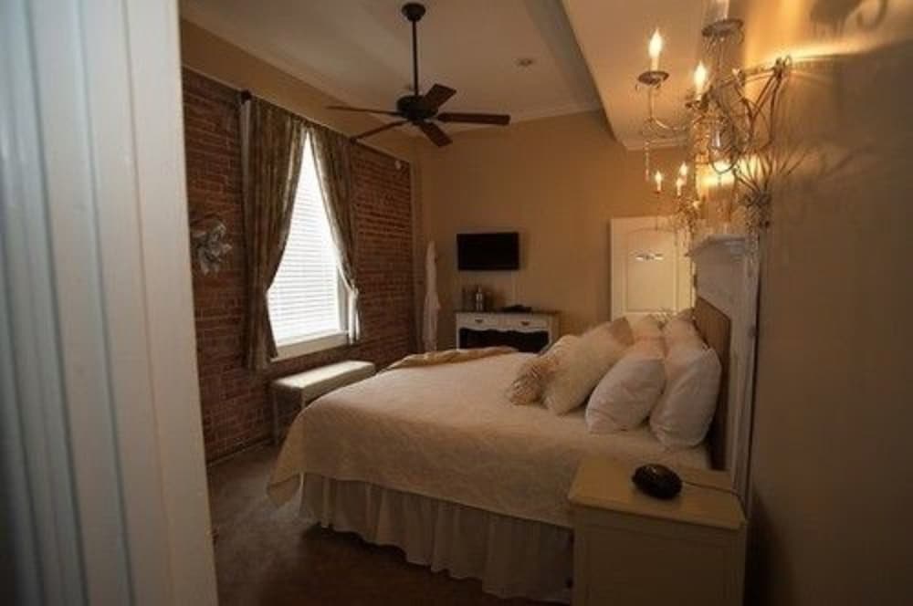 Alexis, Standard, King Bed