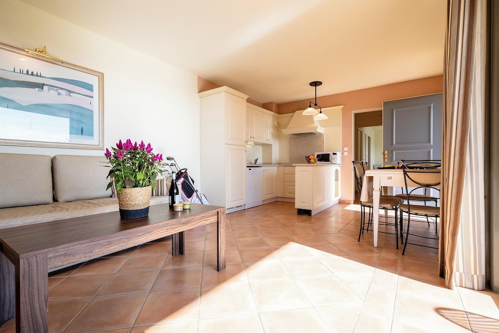 Madame Vacances Residence Provence Country Club 30/50