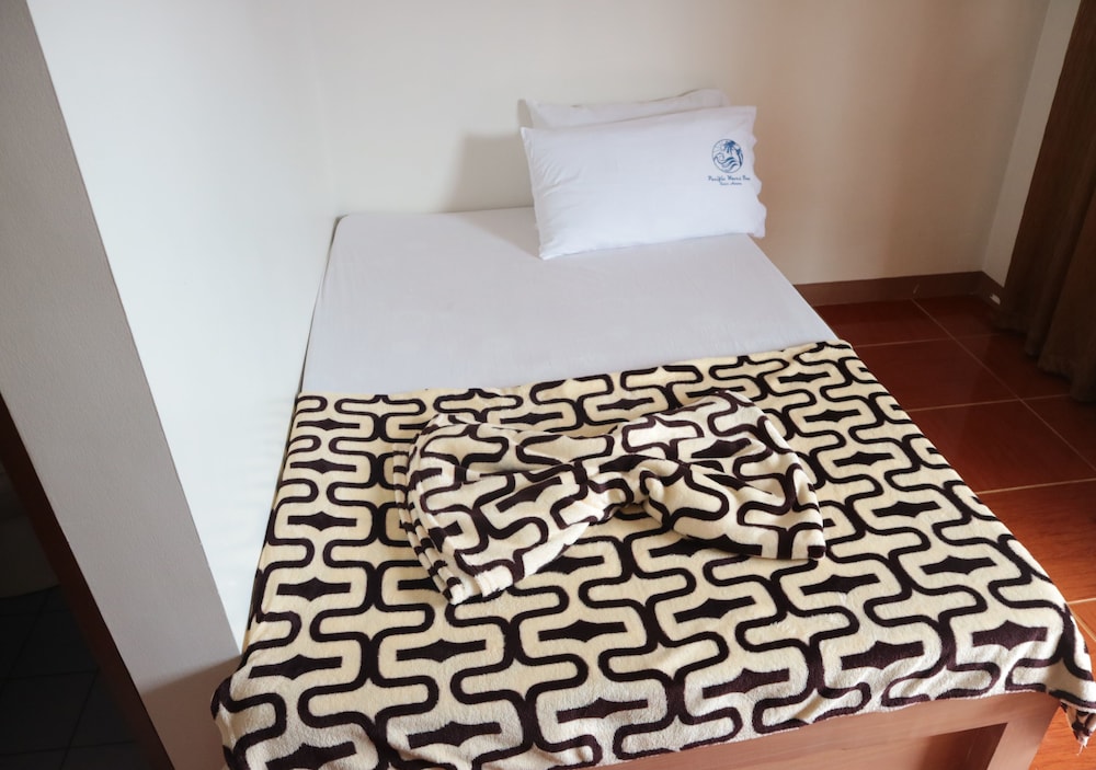 Pacific Waves Inn 9/52