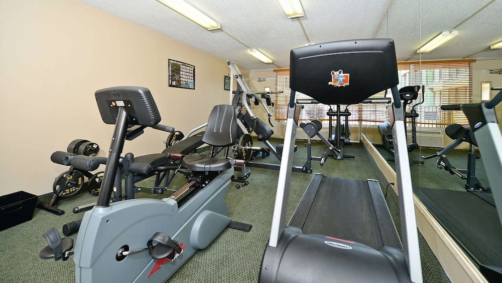 Hotel Red Rose by Townhouse Covington I-64 32/56