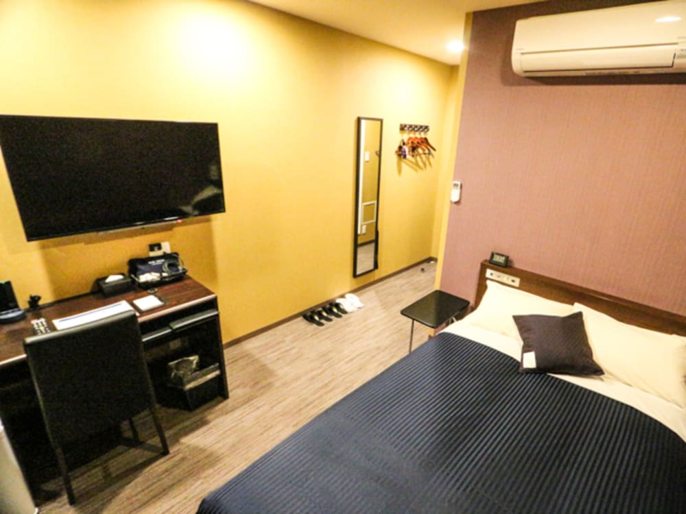 Hotel Livemax Mikawaanjo Ekimae 13/18
