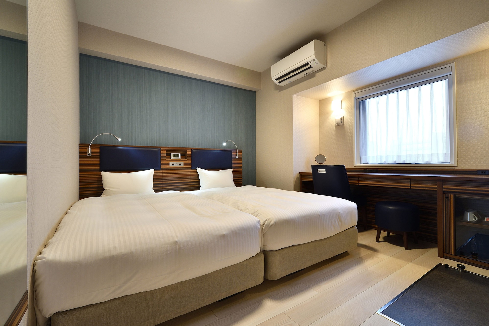SUPERIOR, TWIN BEDS