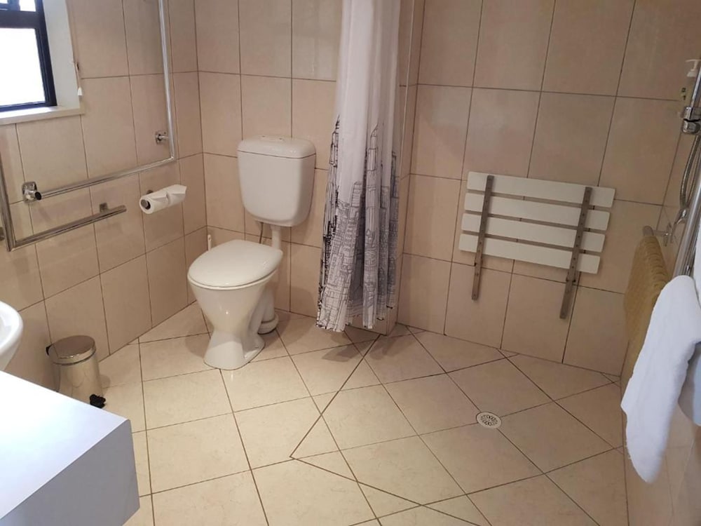 Coleraine Motel 13/34
