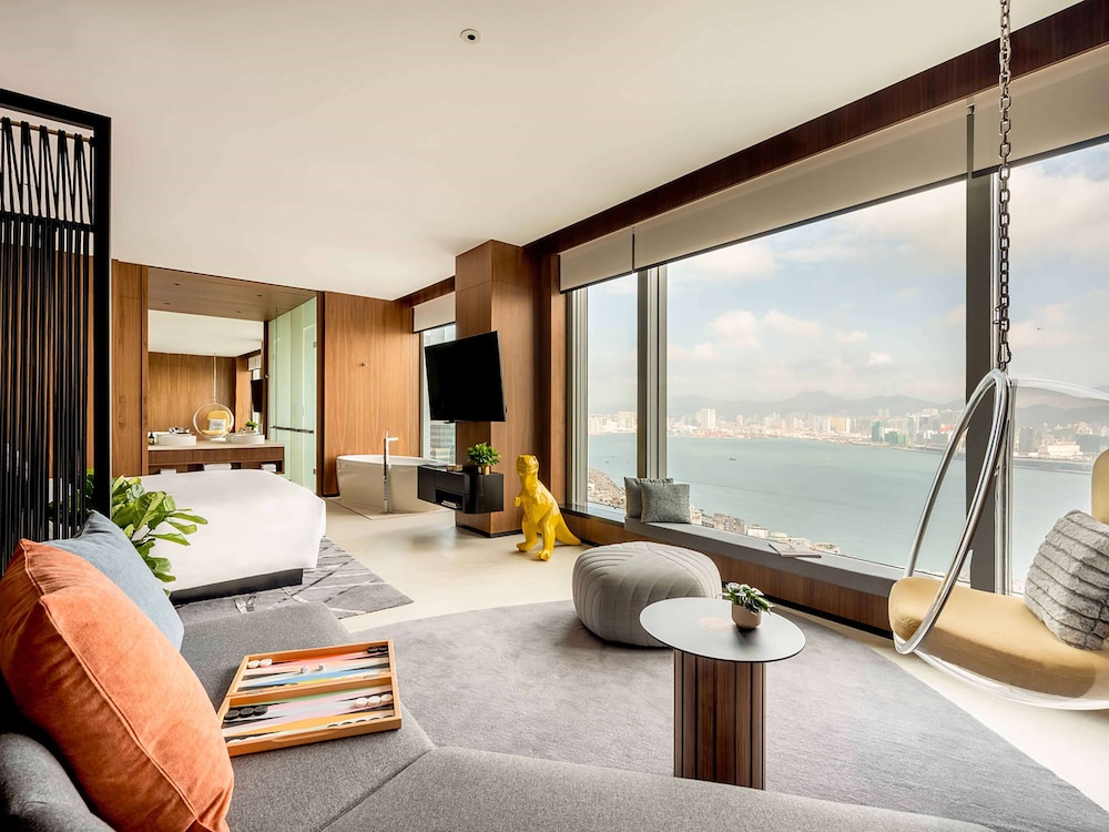 East Hong Kong Hotel 45/64