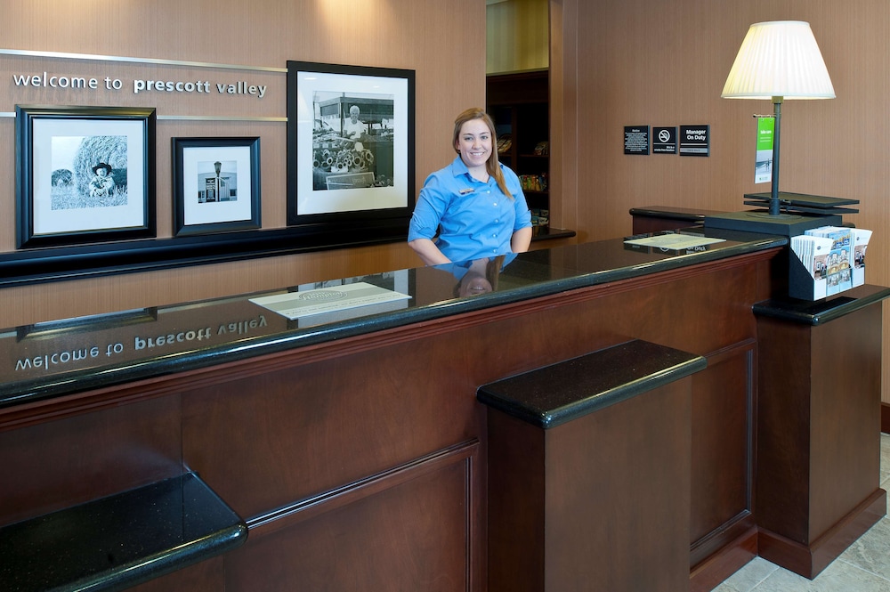 Hampton Inn and Suites Prescott Valley 8/68