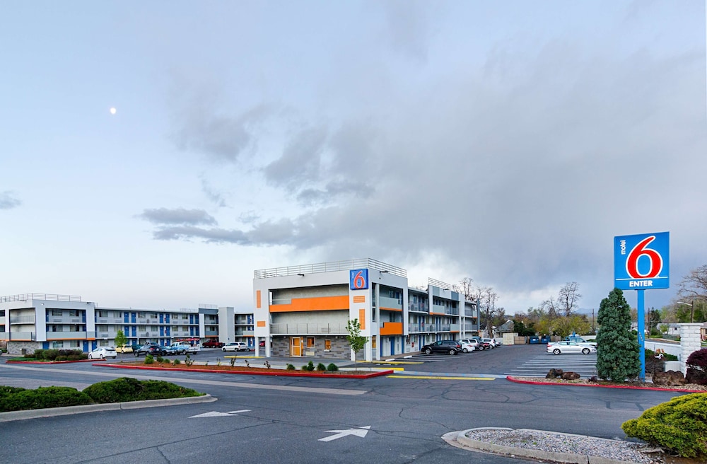 Motel6 Denver, CO – Downtown 51/58