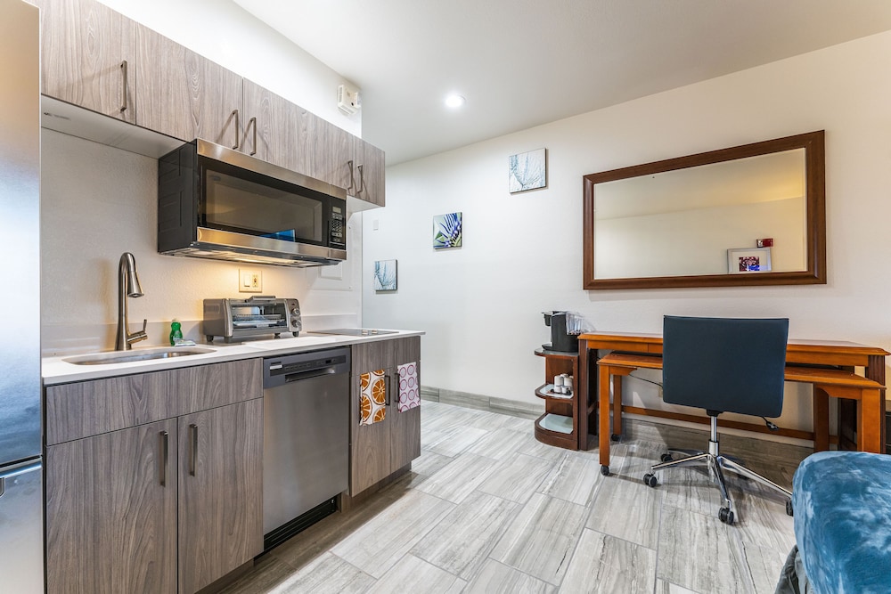 Metro Tempe Extended Stay 5/55