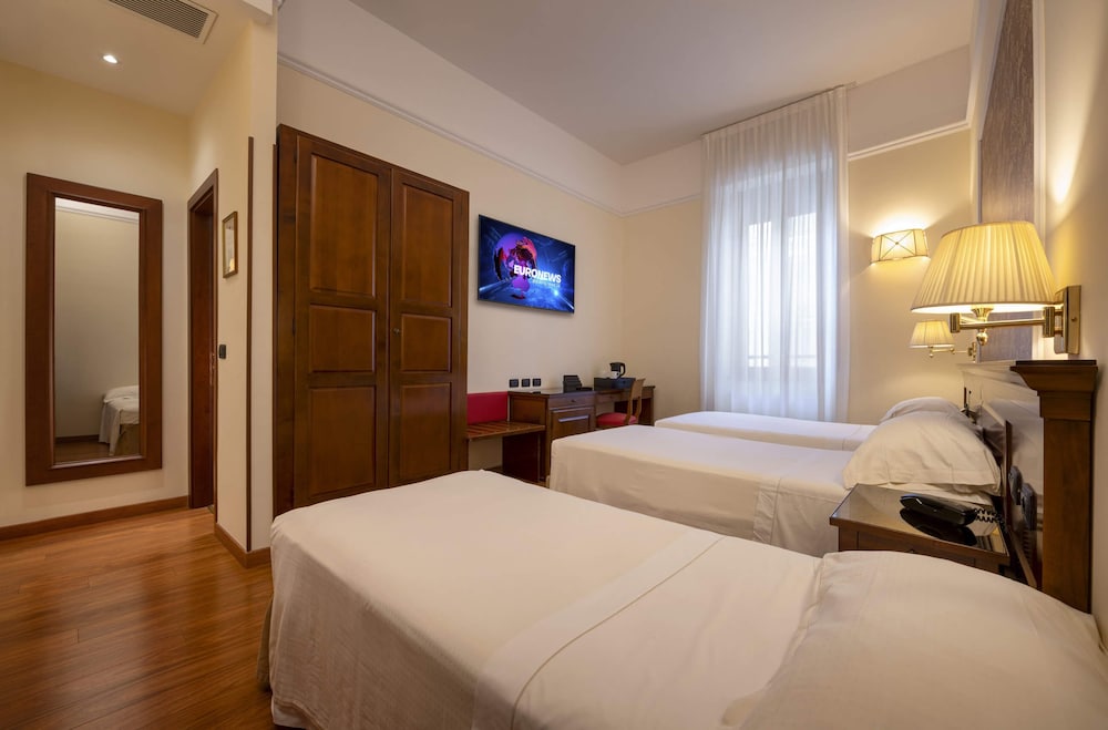 ROOM, TRIPLE