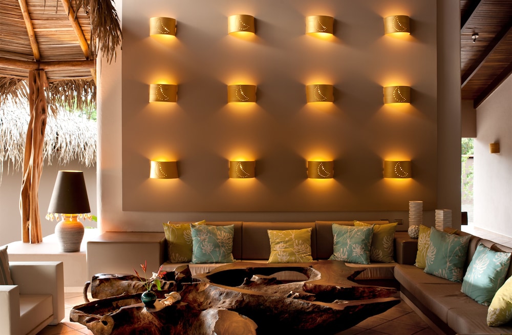 Cala Luna Boutique Hotel and Villas 5/86