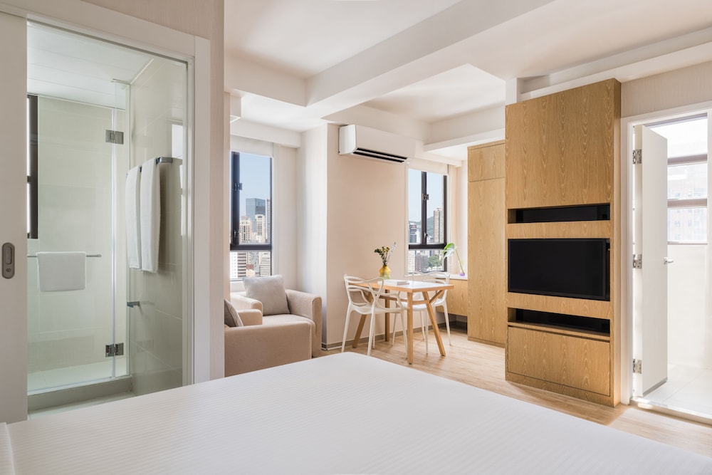 Ying nFlo, Hong Kong, Wan Chai 23/58