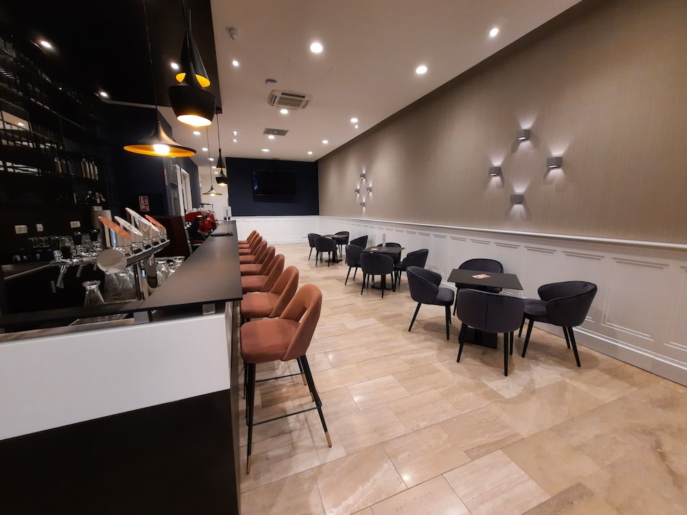 D50 Hotel 34/40