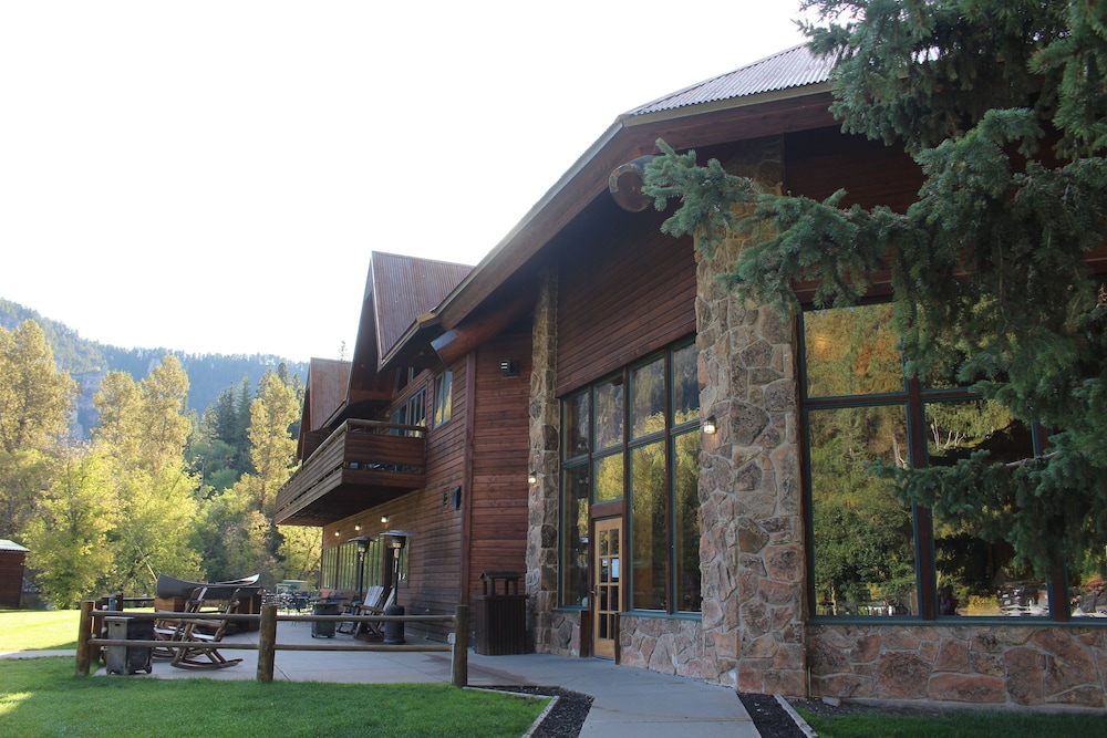 Spearfish Canyon Lodge 2/75