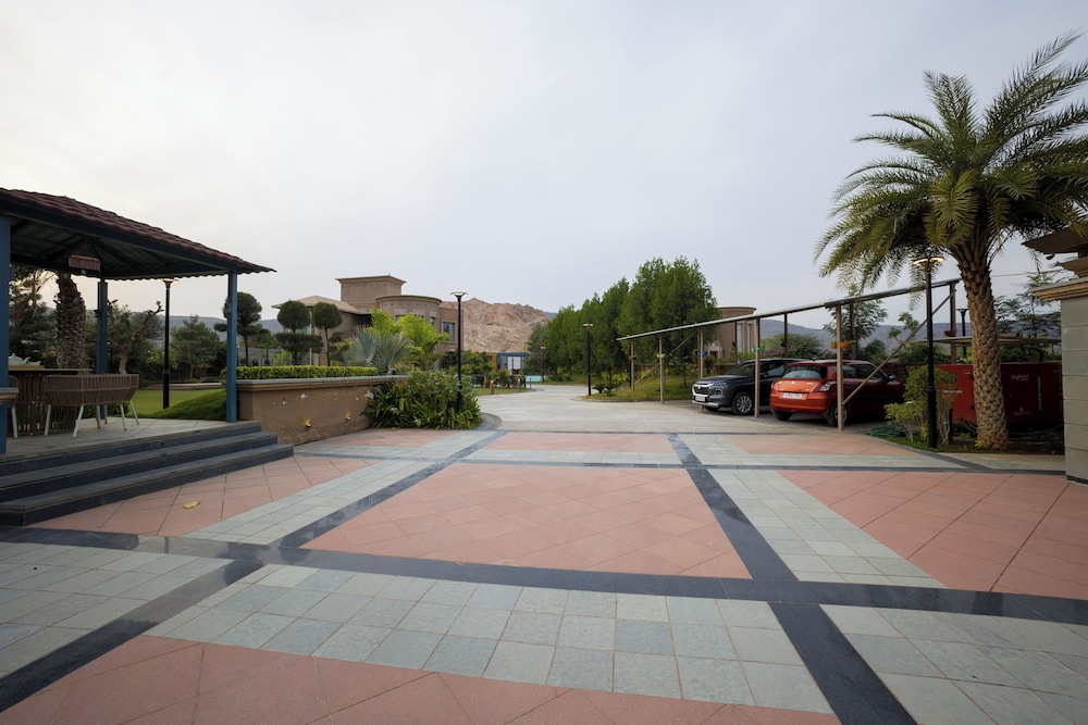 ELIVAAS Noah's Ark 3BHK Villa with Pvt Pool, Garden and Gazebo 55/64