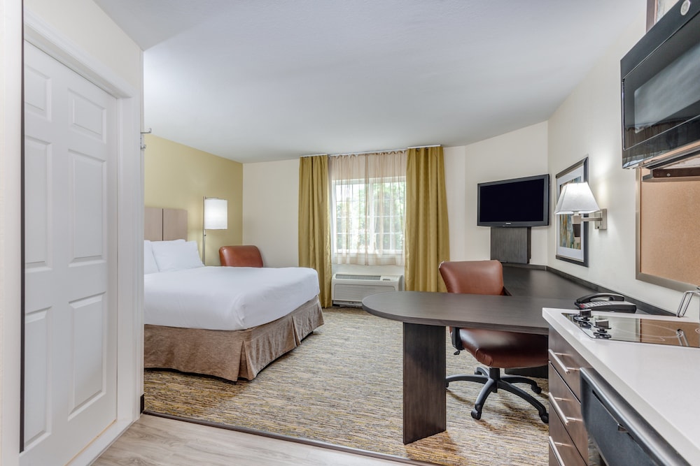 Candlewood Suites Secaucus 14/30