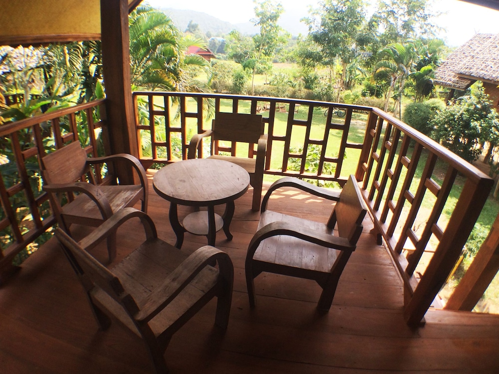Pai Country Hut 25/50