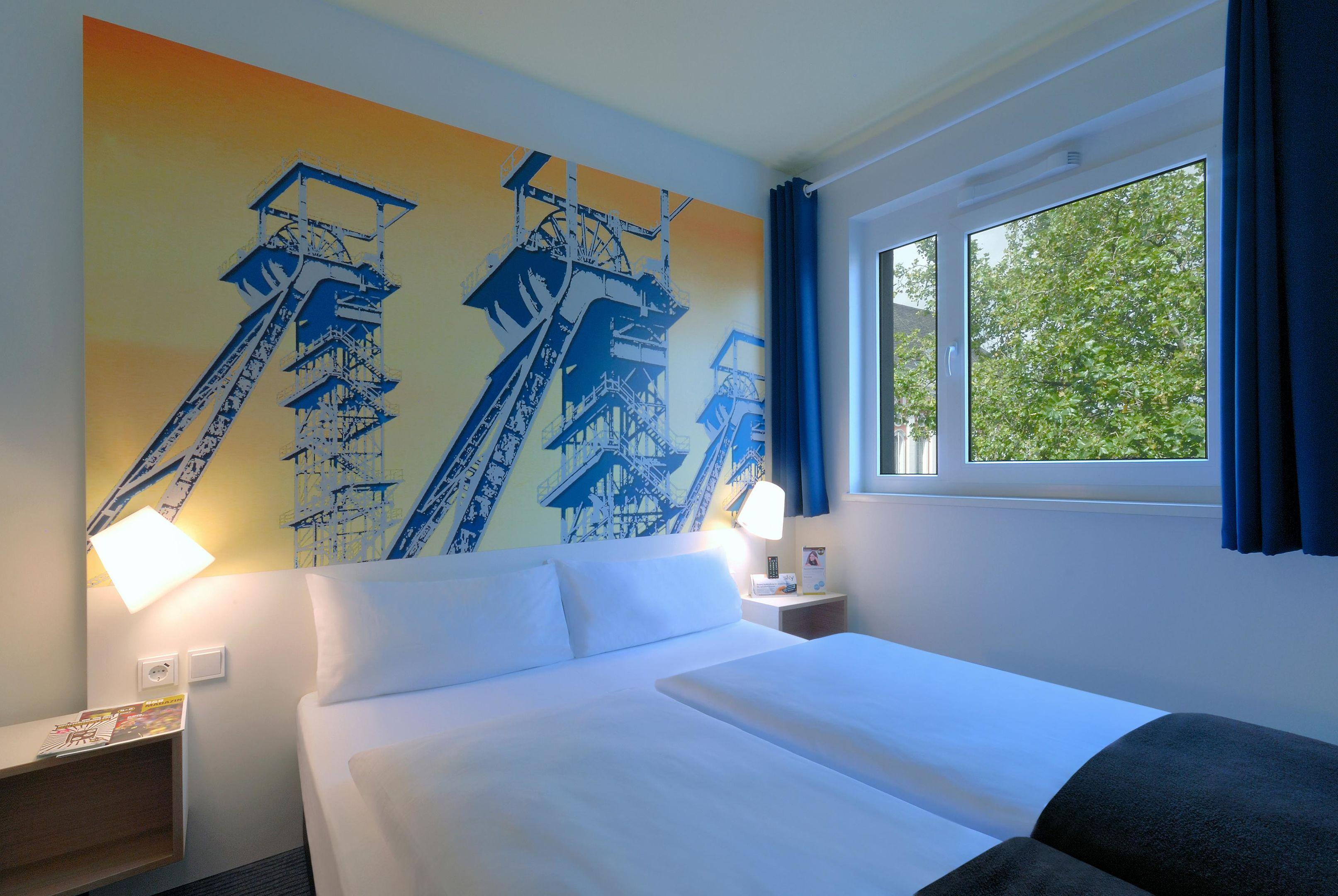 Room, Single, Double Bed