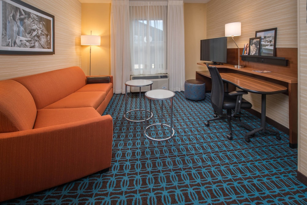 Fairfield Inn Suites Easton 23/44