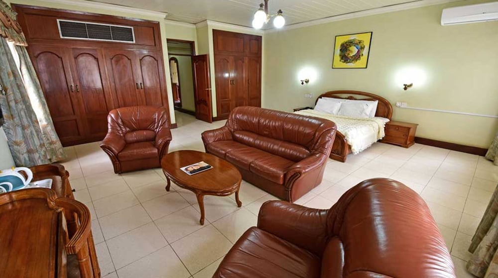 Grand Imperial Hotel 35/51