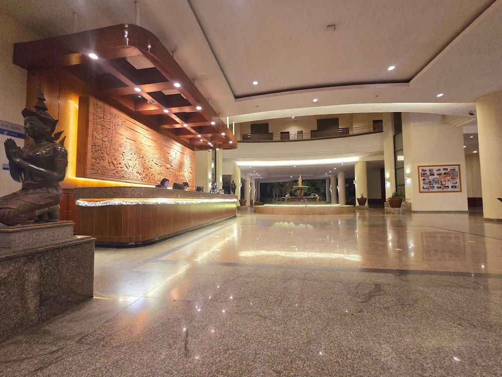 Loei Palace Hotel 12/83