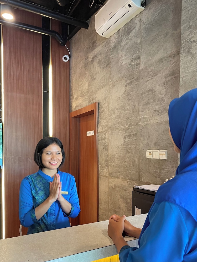 Crew Express Hotel 13/54