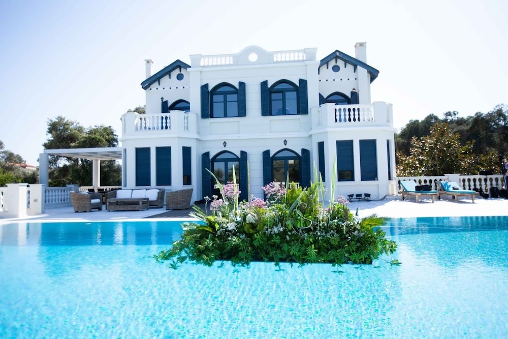 Mikamas Villa 6/45