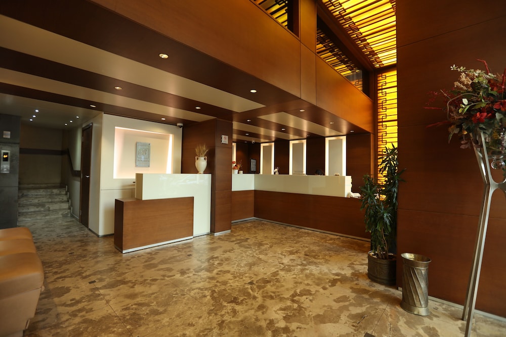 Britannia Suites 3/37