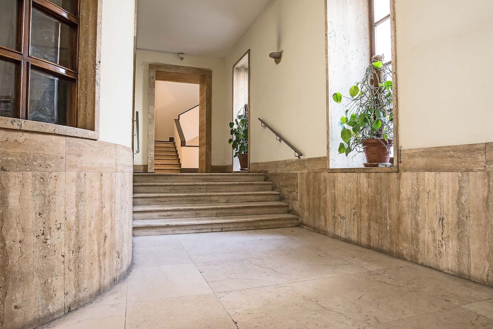 94rooms Vatican Vigliena 7/71