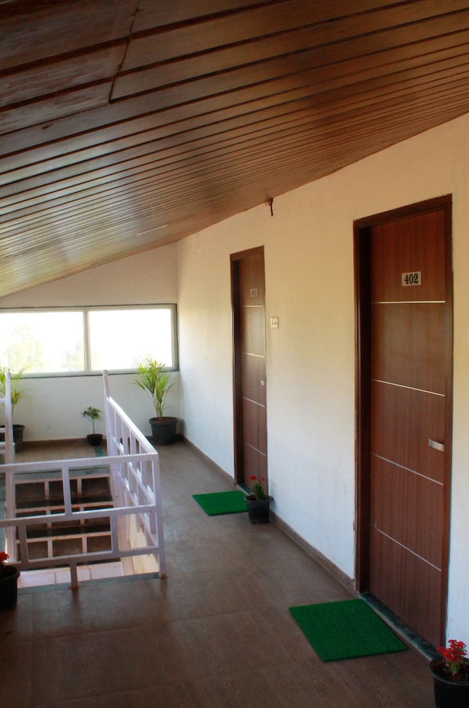 Valley Wood Resort And Spa 24/35