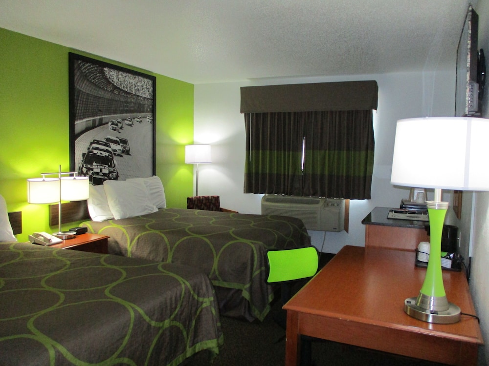 Super 8 by Wyndham Franklin 26/43