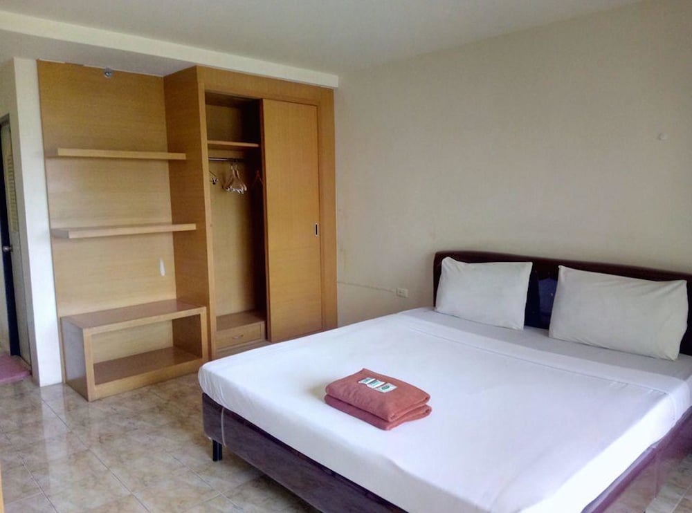 Pearl Place Hotel 16/48