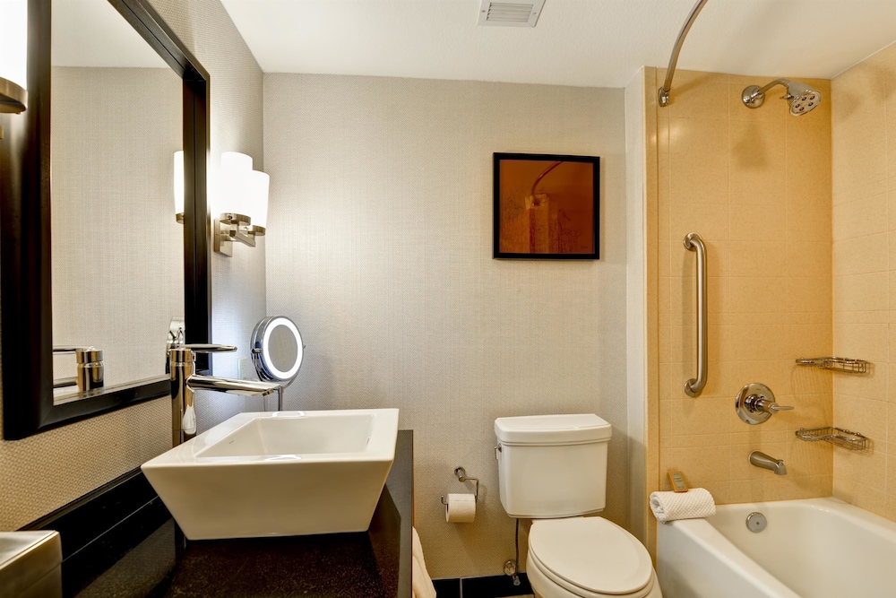 Doubletree By Hilton Baton Rouge 11/44
