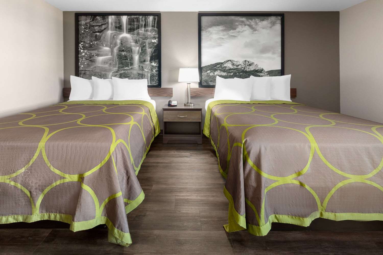 Super 8 By Wyndham Fairmont, WV 10/28