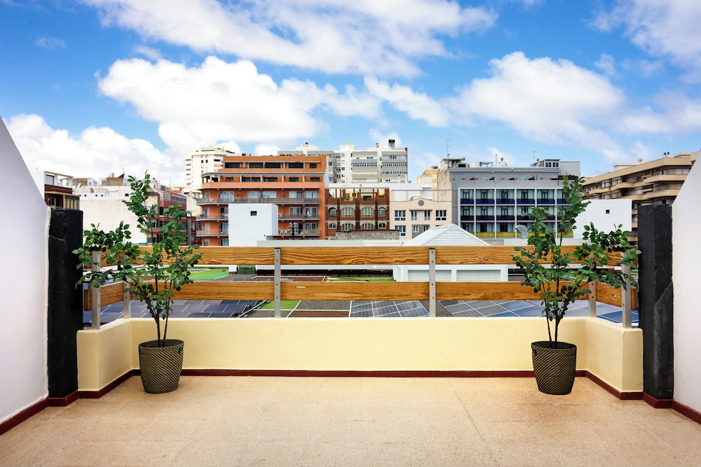 Hotel Valencia in LAS PALMAS - CANARY ISLANDS