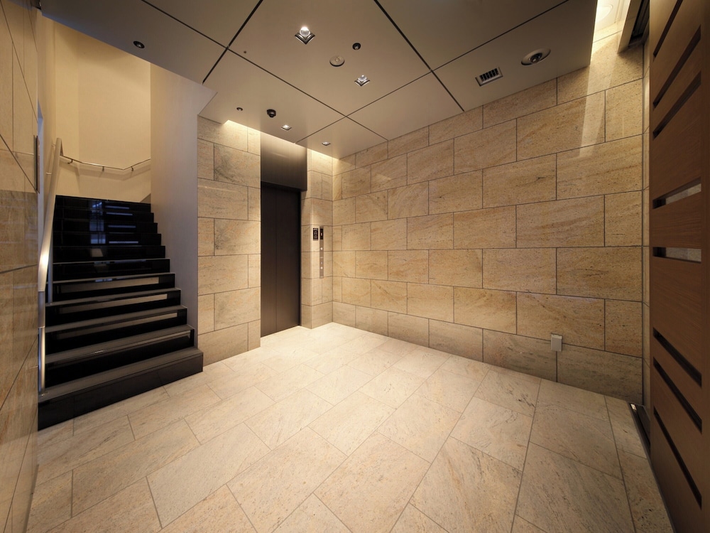 Keio Presso Inn Tokyo Station Yaesu 48/76
