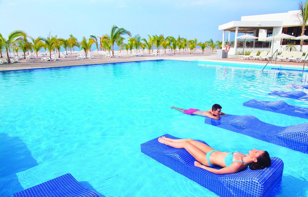 Hotel RIU Playa Blanca All Inclusive 8/72