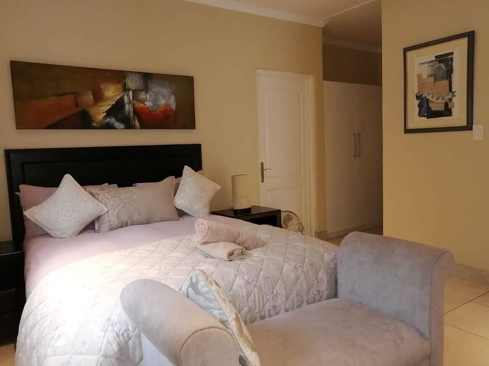 Fiore Guest Accommodation 14/50