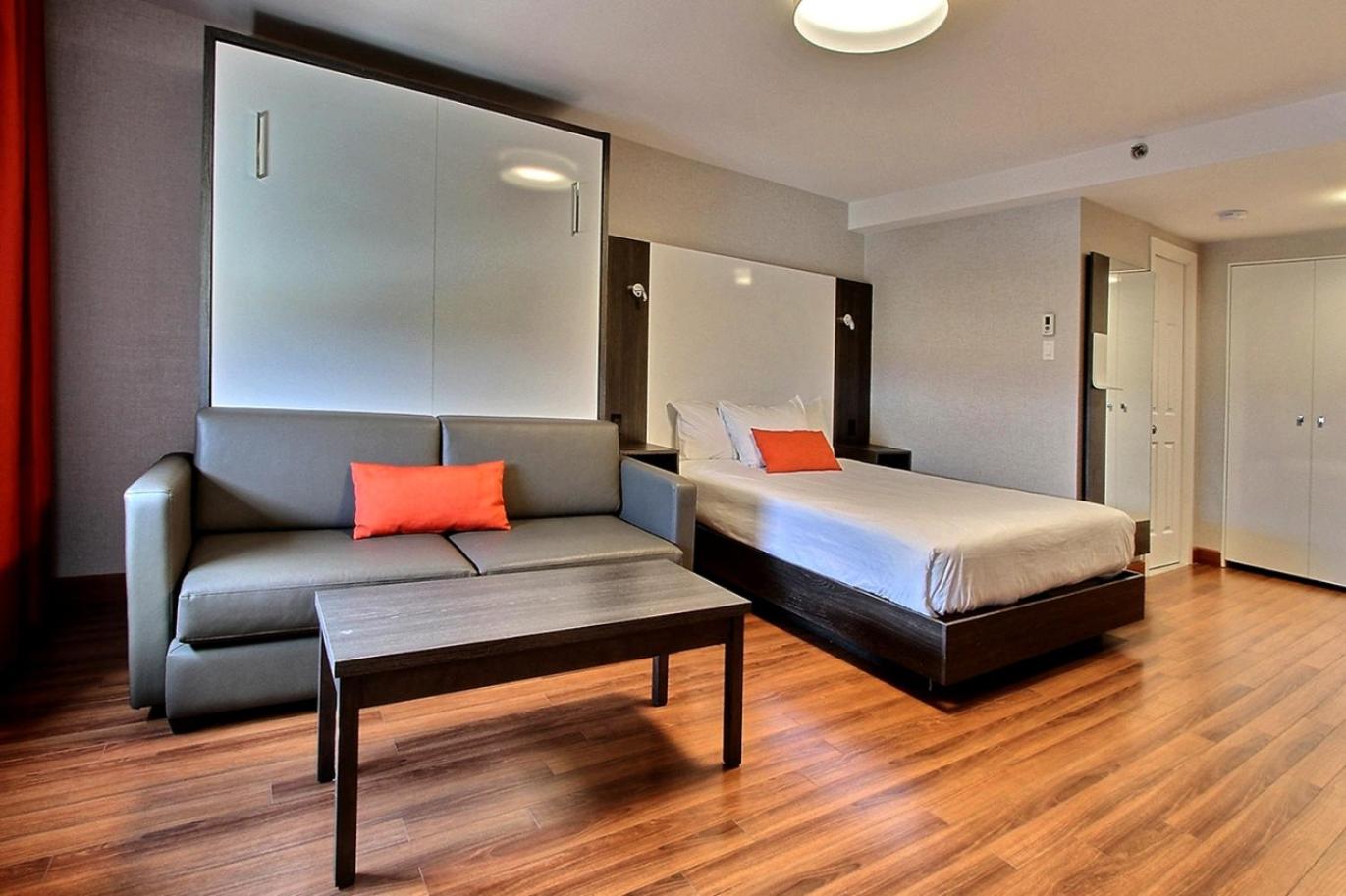 Room, Murphy Bed, Queen Bed