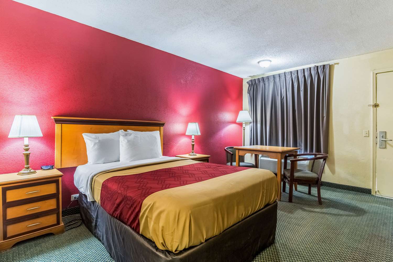 غرفة بسرير مزدوج لذوي الإعاقة، Econo Lodge Whiteville, NC 3/5