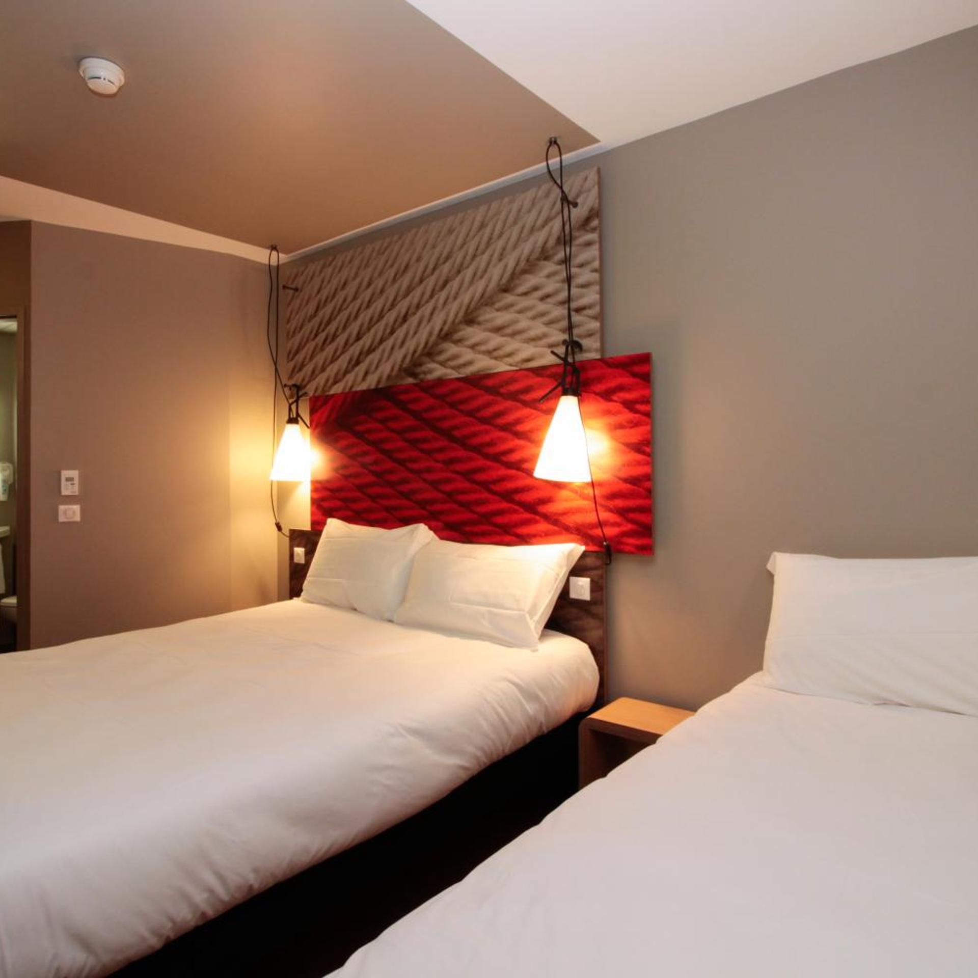Room, Triple