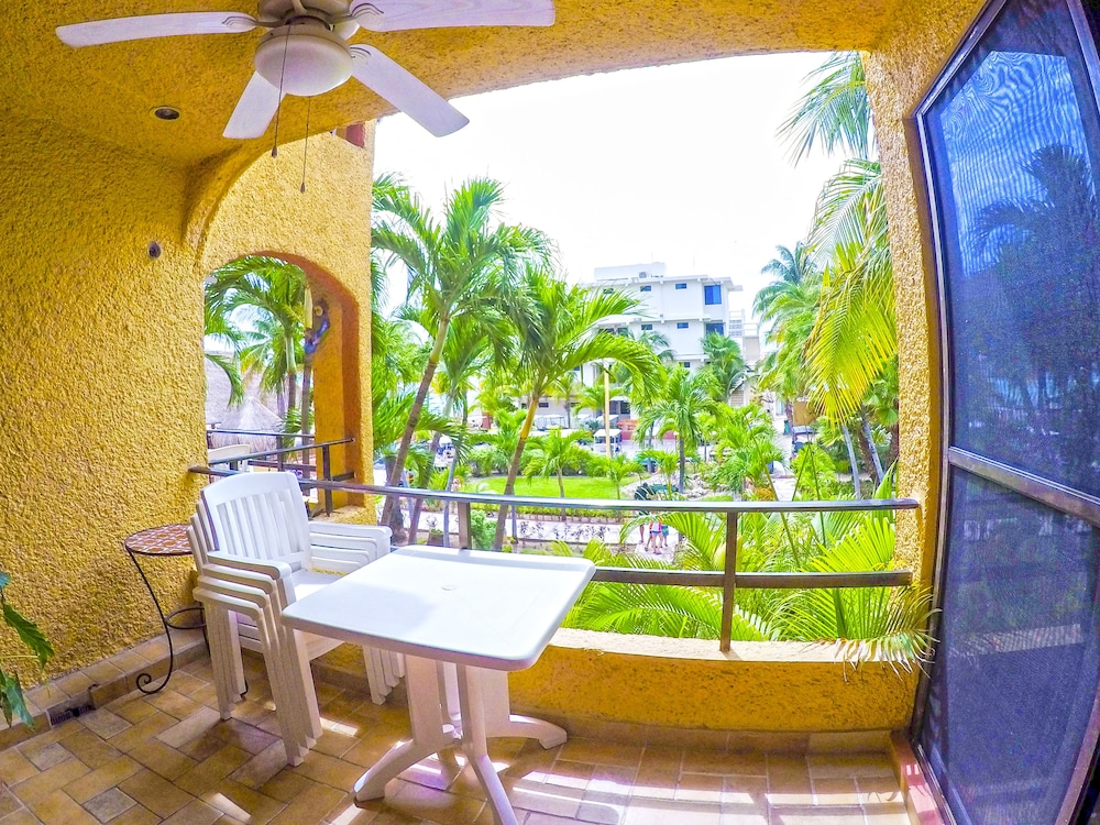 Nautibeach Condos 22/35