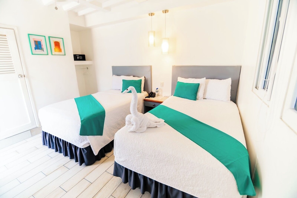 Hotel Casa Turquesa 33/73
