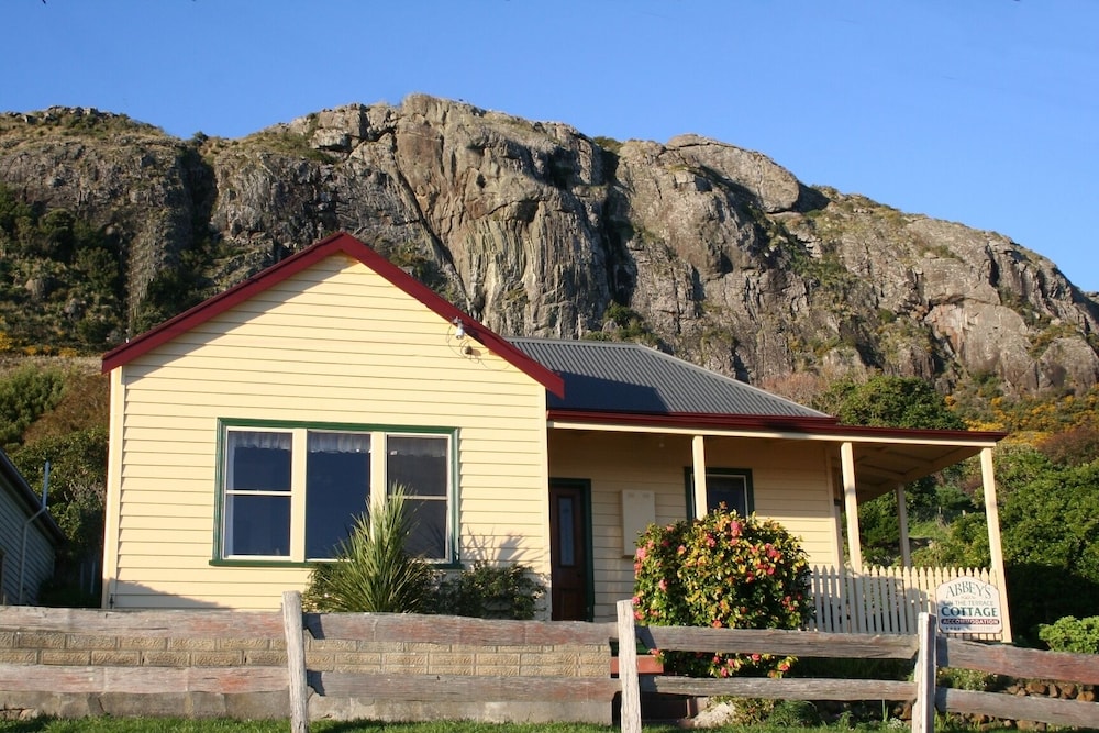Stanley Hotel And Stanley Village Apartments 7/50