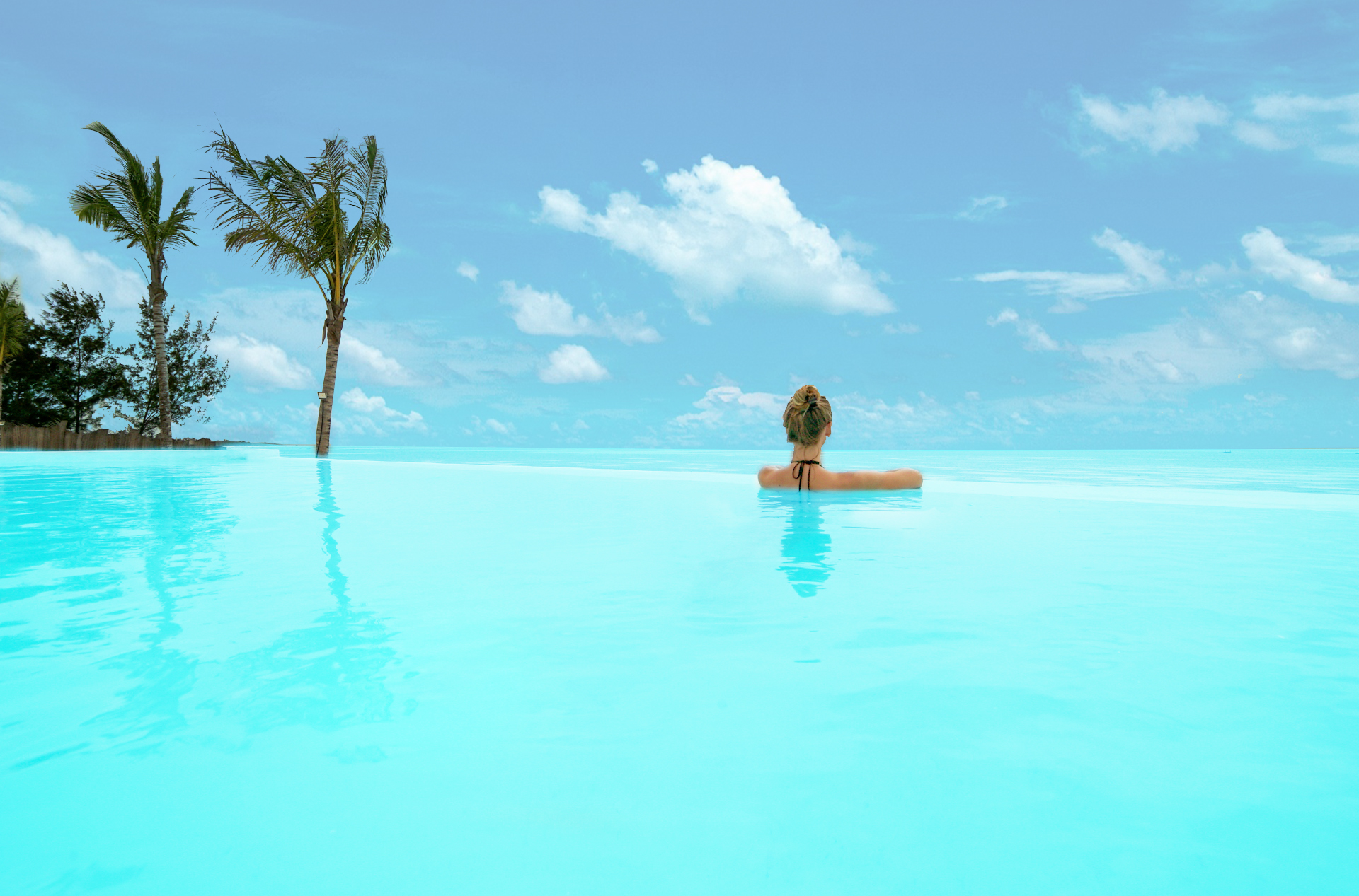 Zanbluu Beach Hotel 31/40
