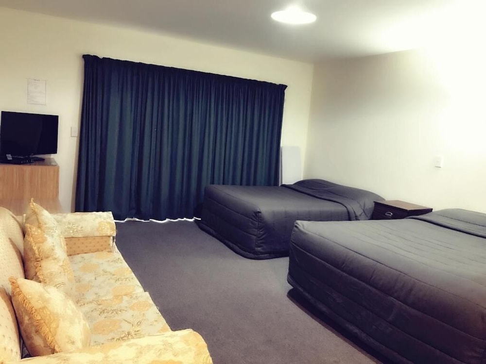Willowbank Motel 15/51