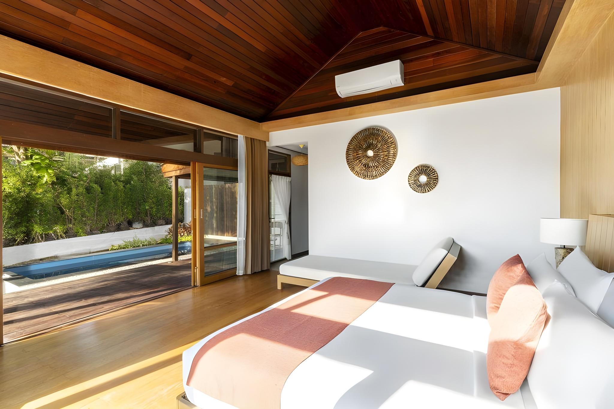 Sense, Villa