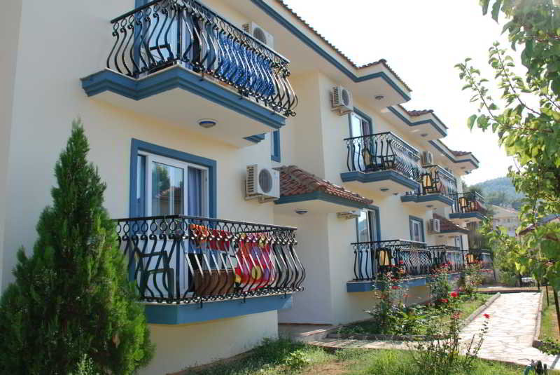 GUROL AQUA RESORT HOTEL AND APART 1/12