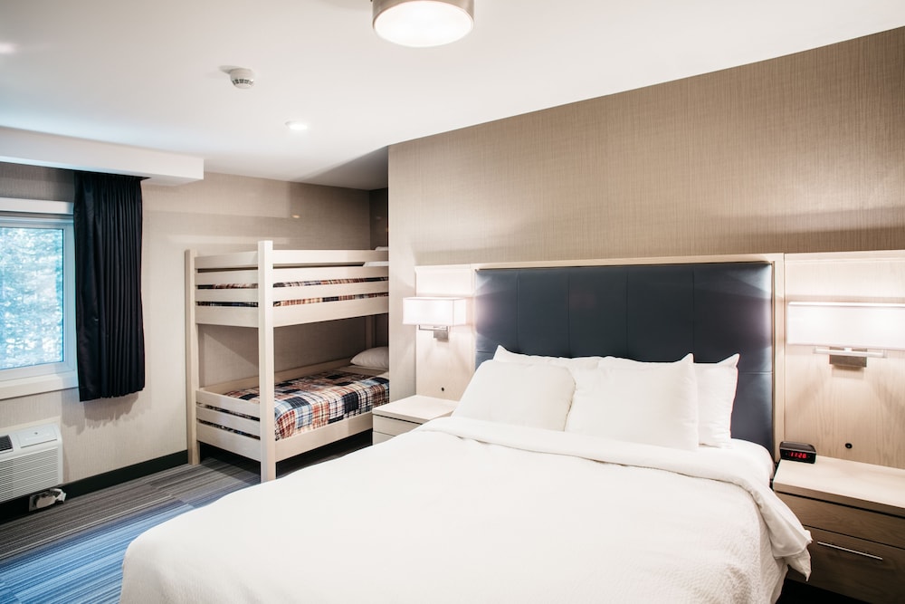 FAMILY SUITE, QUEEN BED